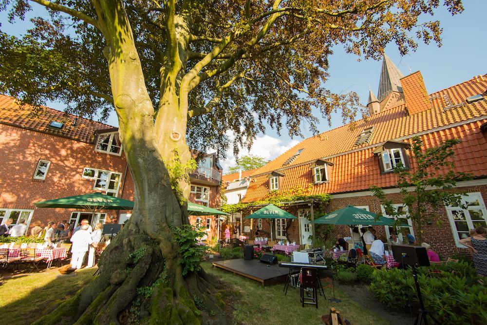 Hotel Altes Stadthaus Westerstede Extérieur photo