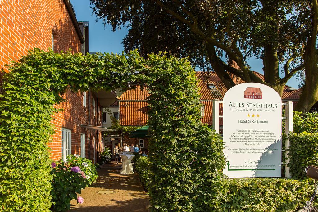 Hotel Altes Stadthaus Westerstede Extérieur photo