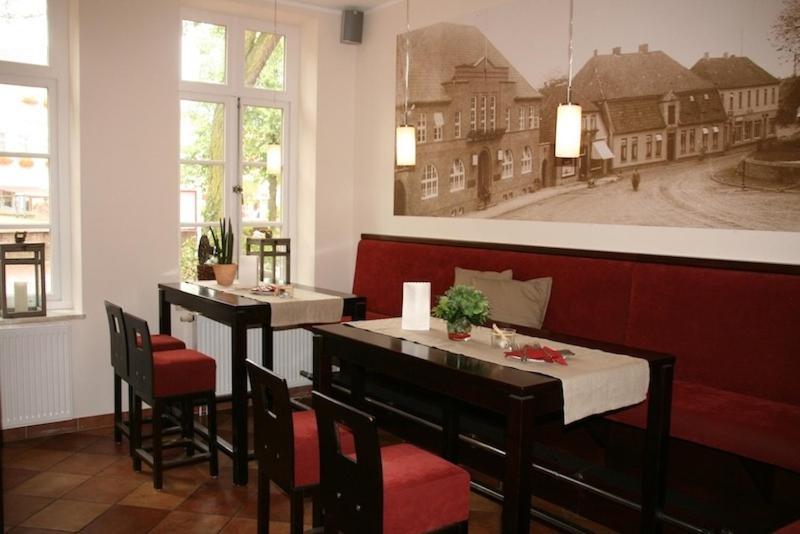 Hotel Altes Stadthaus Westerstede Extérieur photo